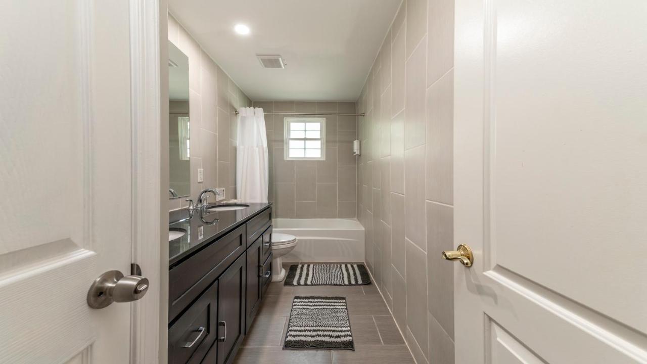 Stylish 3Br 3Ba Colonial House By Cozysuites Alexandria Extérieur photo